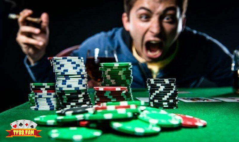 Hành động tố bài Poker quá nhanh